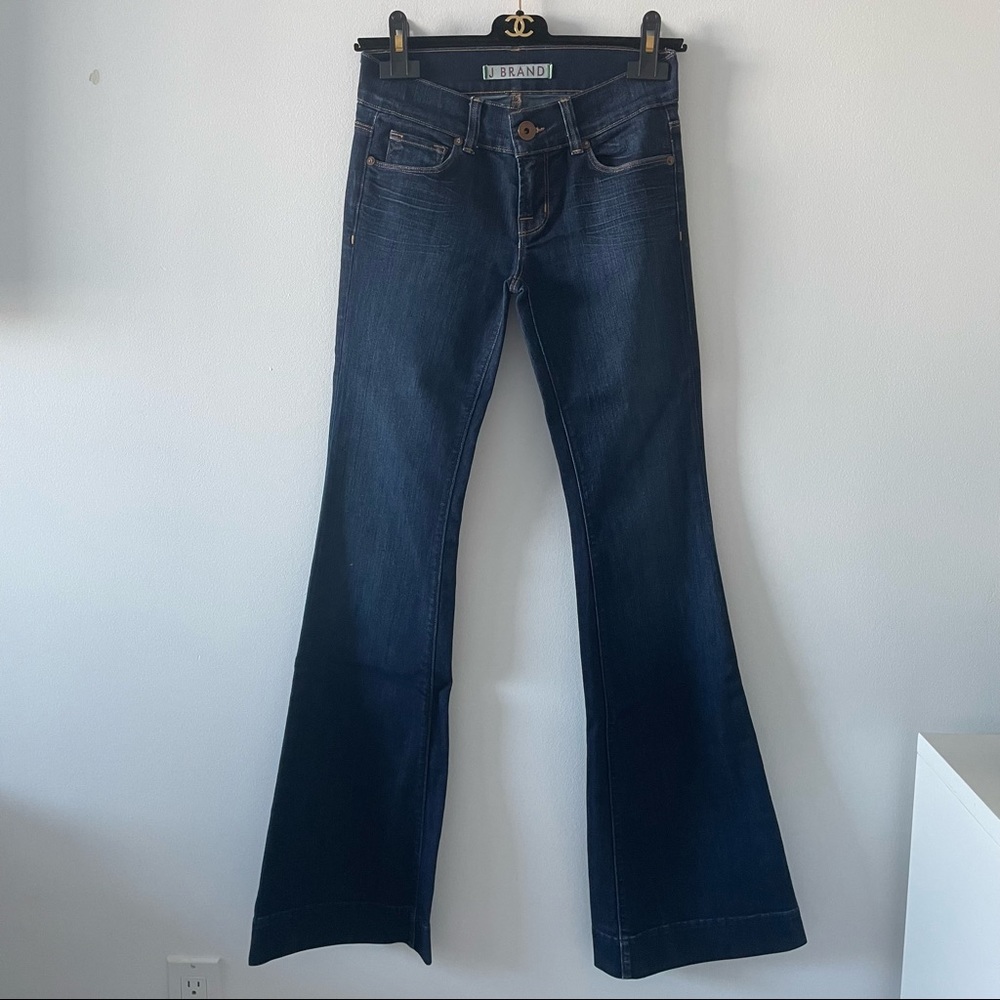 J Brand dark wash blue bell bottom jeans size 25 5 pockets